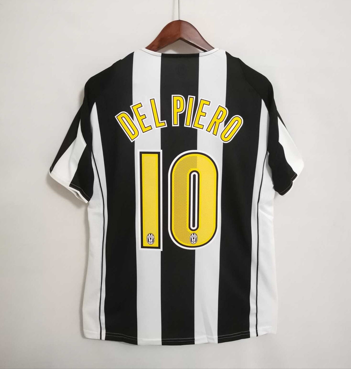 Juventus Del Piero Retro 2004-2005 Home Jersey